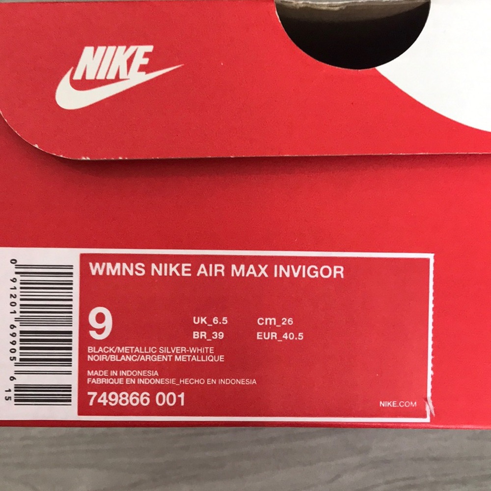 🆕🖤🤍Women’s Nike Air Max Invigor Size 9 - Picture 8 of 8